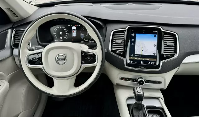 VOLVO XC 90 D5 SCR AWD Momentum