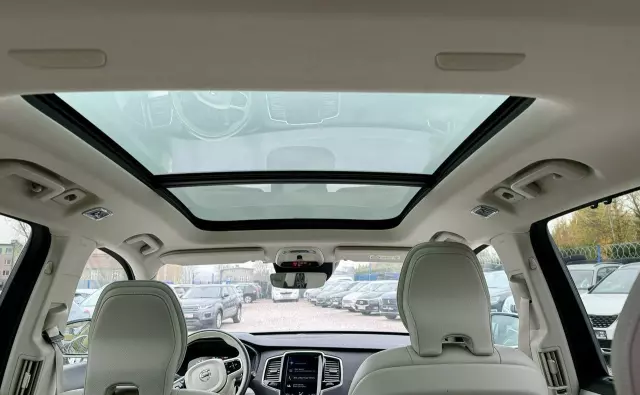 VOLVO XC 90 D5 SCR AWD Momentum