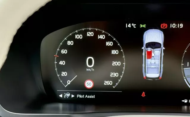 VOLVO XC 90 D5 SCR AWD Momentum