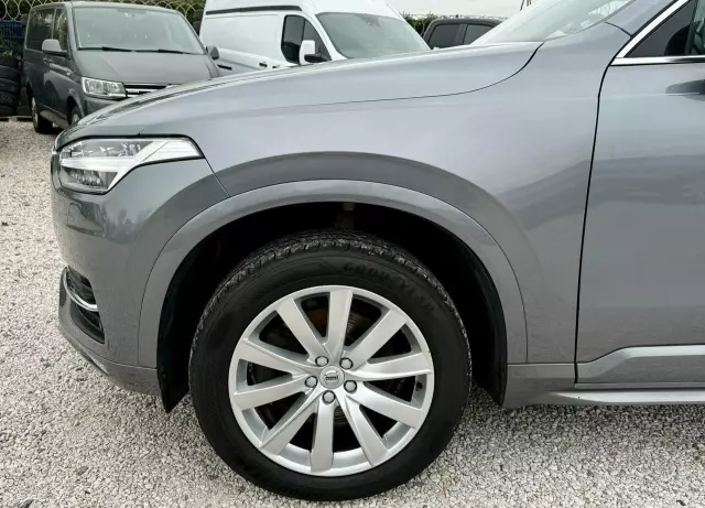 VOLVO XC 90 D5 SCR AWD Momentum