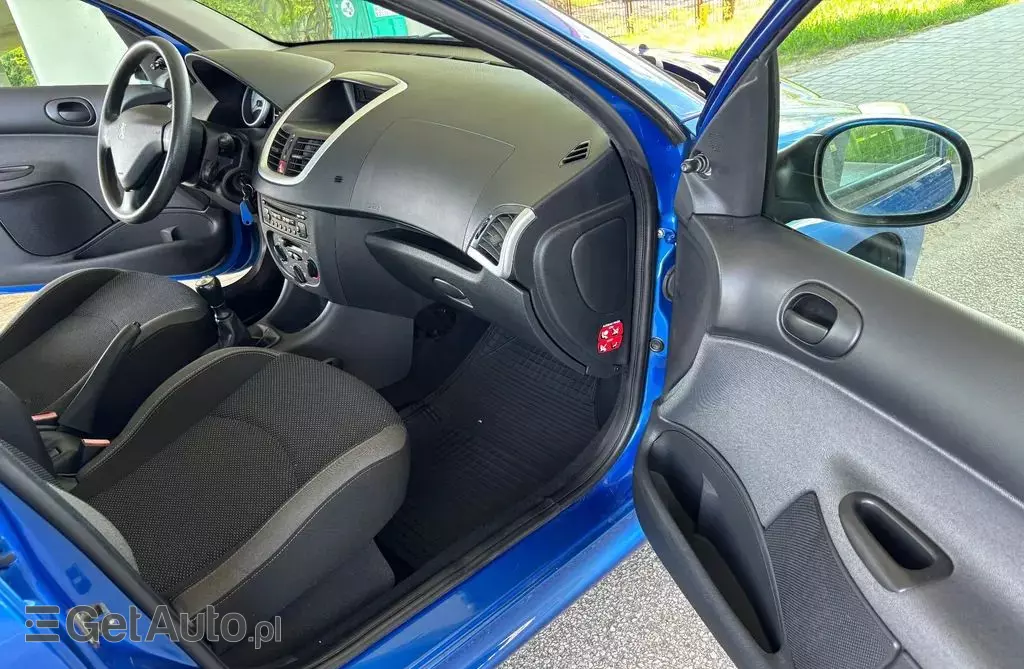 PEUGEOT 206 