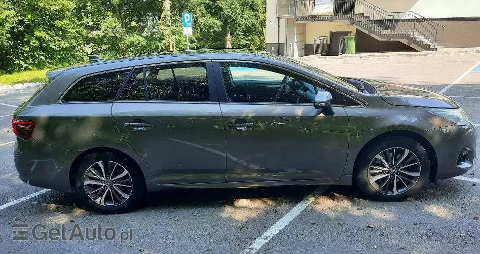 TOYOTA Avensis 2.0 D-4D Active Business