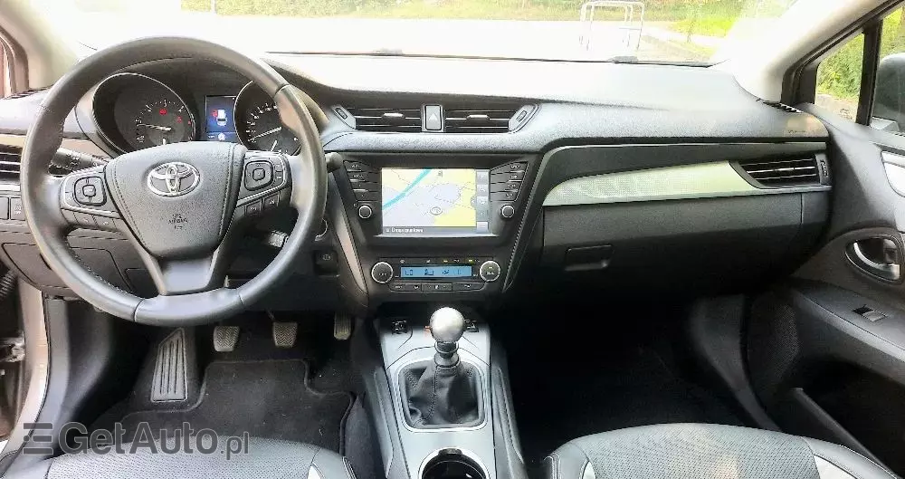 TOYOTA Avensis 2.0 D-4D Active Business