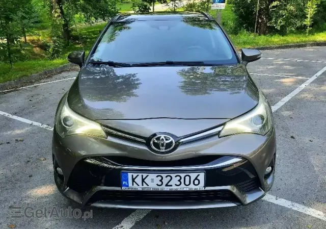 TOYOTA Avensis 2.0 D-4D Active Business