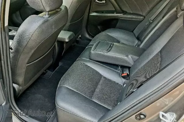 TOYOTA Avensis 2.0 D-4D Active Business