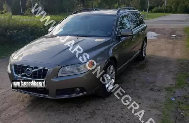 VOLVO V70 