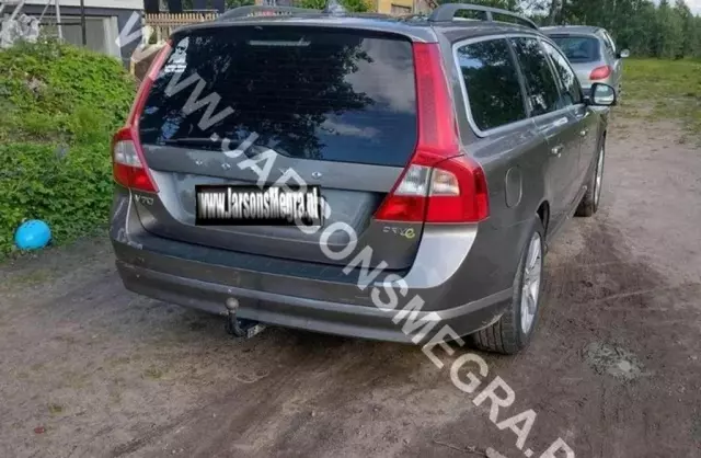 VOLVO V70 