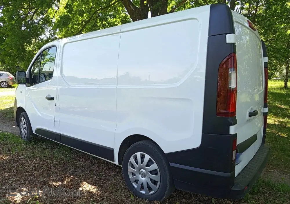 NISSAN NV300 