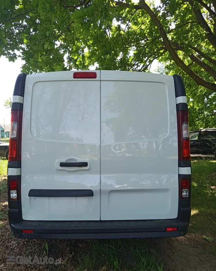 NISSAN NV300 