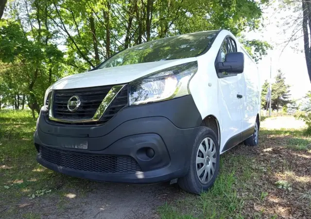 NISSAN NV300 