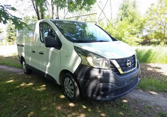NISSAN NV300 