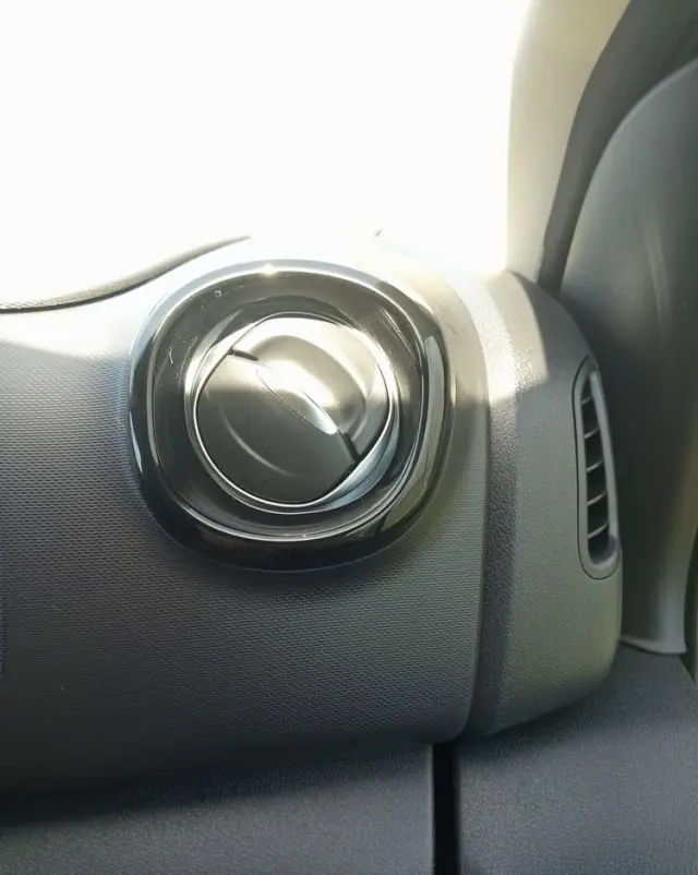 NISSAN NV300 
