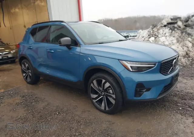 VOLVO XC 40 