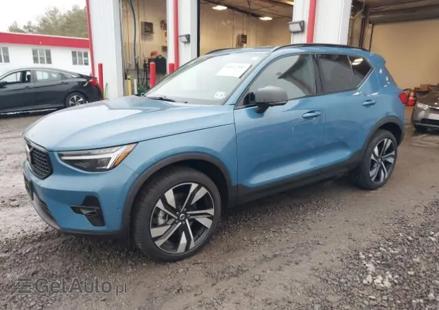 VOLVO XC 40 