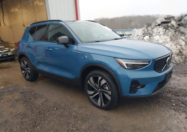 VOLVO XC 40 