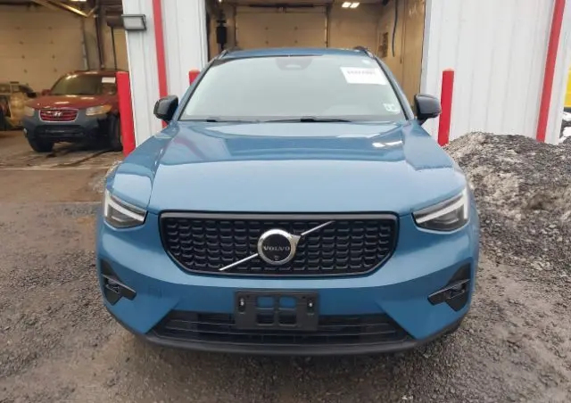 VOLVO XC 40 