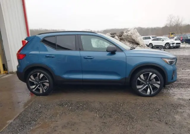 VOLVO XC 40 