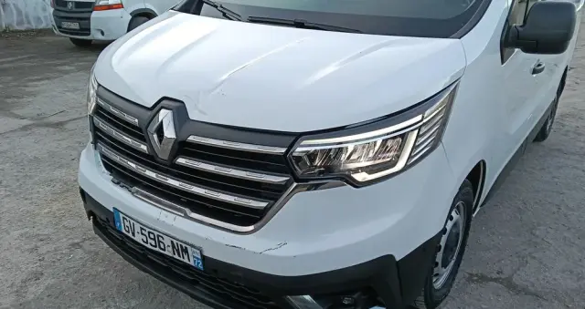 RENAULT Trafic 