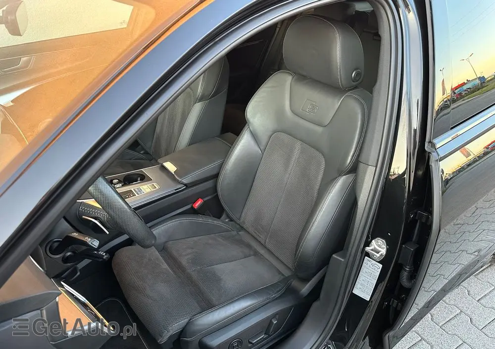 AUDI A6 Avant 55 TFSI e quattro S tronic sport