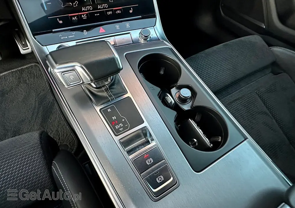 AUDI A6 Avant 55 TFSI e quattro S tronic sport