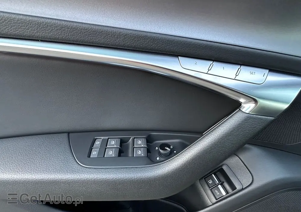 AUDI A6 Avant 55 TFSI e quattro S tronic sport