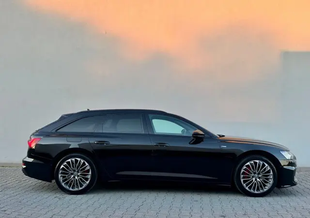 AUDI A6 Avant 55 TFSI e quattro S tronic sport