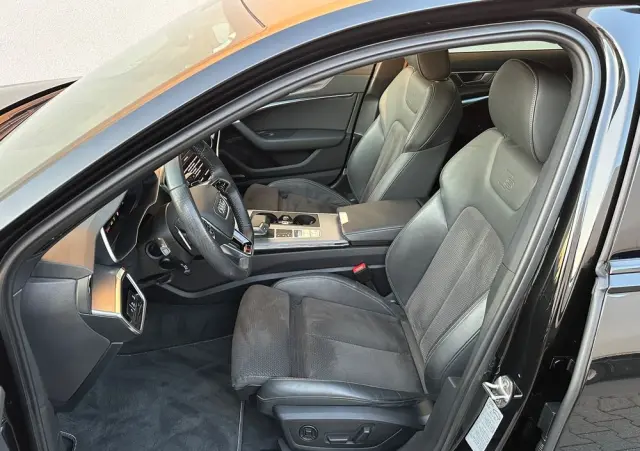 AUDI A6 Avant 55 TFSI e quattro S tronic sport