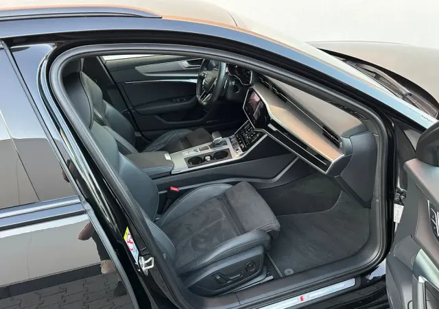 AUDI A6 Avant 55 TFSI e quattro S tronic sport