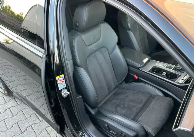 AUDI A6 Avant 55 TFSI e quattro S tronic sport