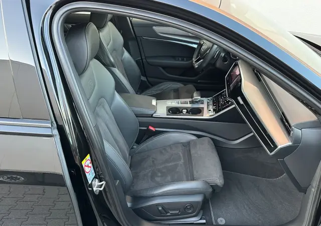 AUDI A6 Avant 55 TFSI e quattro S tronic sport