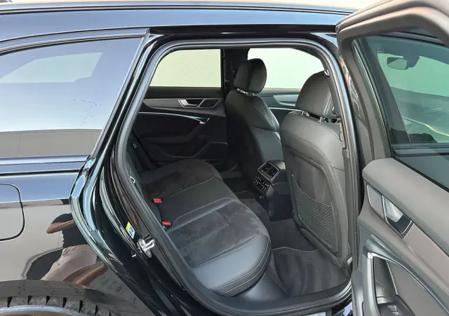 AUDI A6 Avant 55 TFSI e quattro S tronic sport