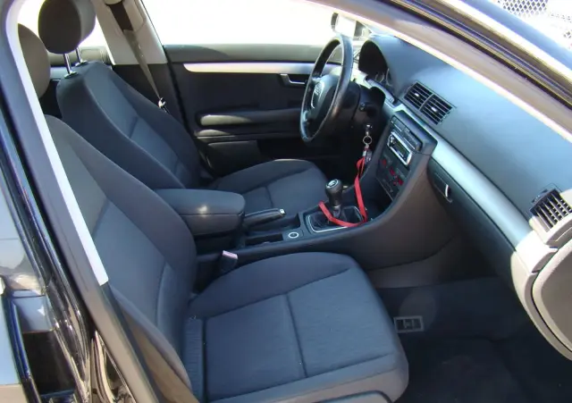 AUDI A4 Avant Ver-2-0-tdi-dpf