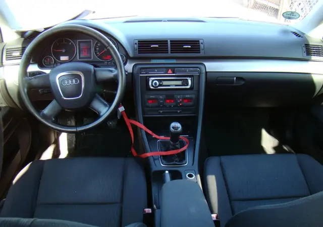 AUDI A4 Avant Ver-2-0-tdi-dpf