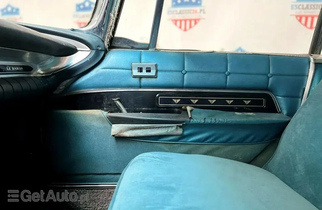 CHRYSLER Town & Country 