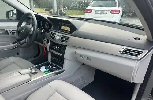 MERCEDES-BENZ Klasa E 