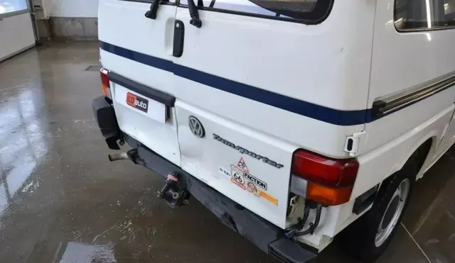 VOLKSWAGEN TRANSPORTER 