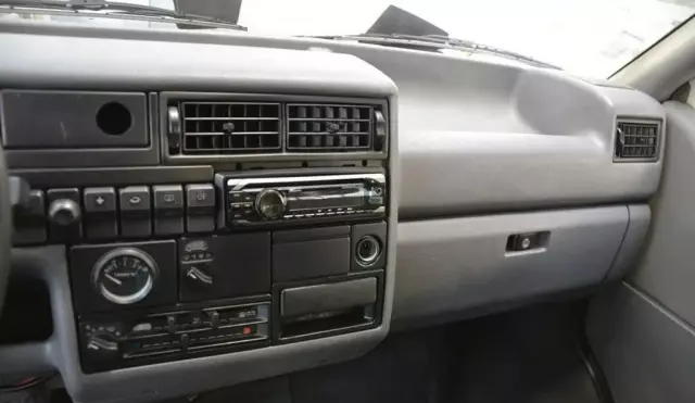 VOLKSWAGEN TRANSPORTER 