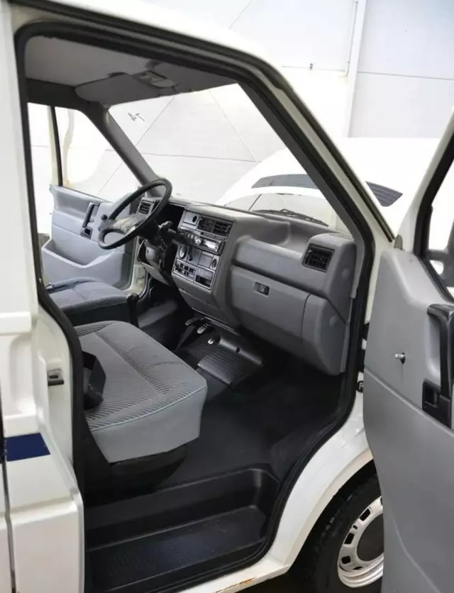 VOLKSWAGEN TRANSPORTER 