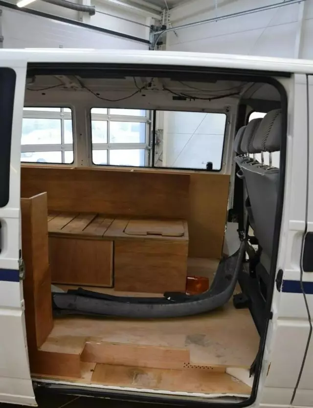 VOLKSWAGEN TRANSPORTER 