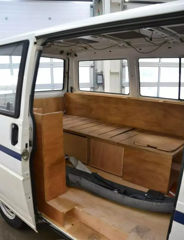 VOLKSWAGEN TRANSPORTER 