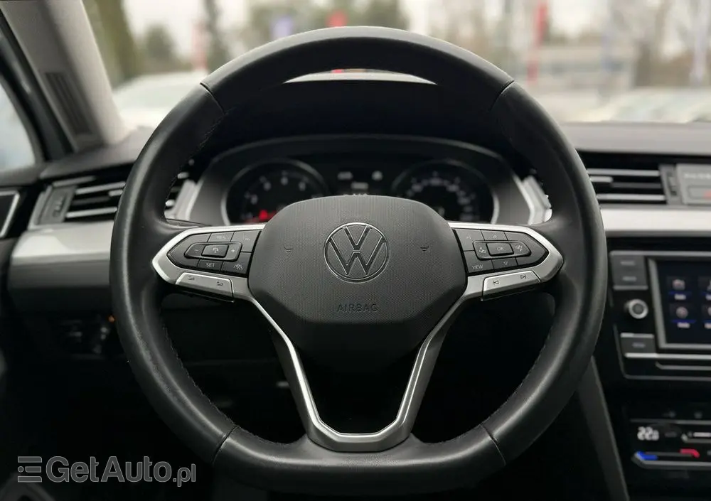 VOLKSWAGEN Passat 1.5 TSI EVO Business