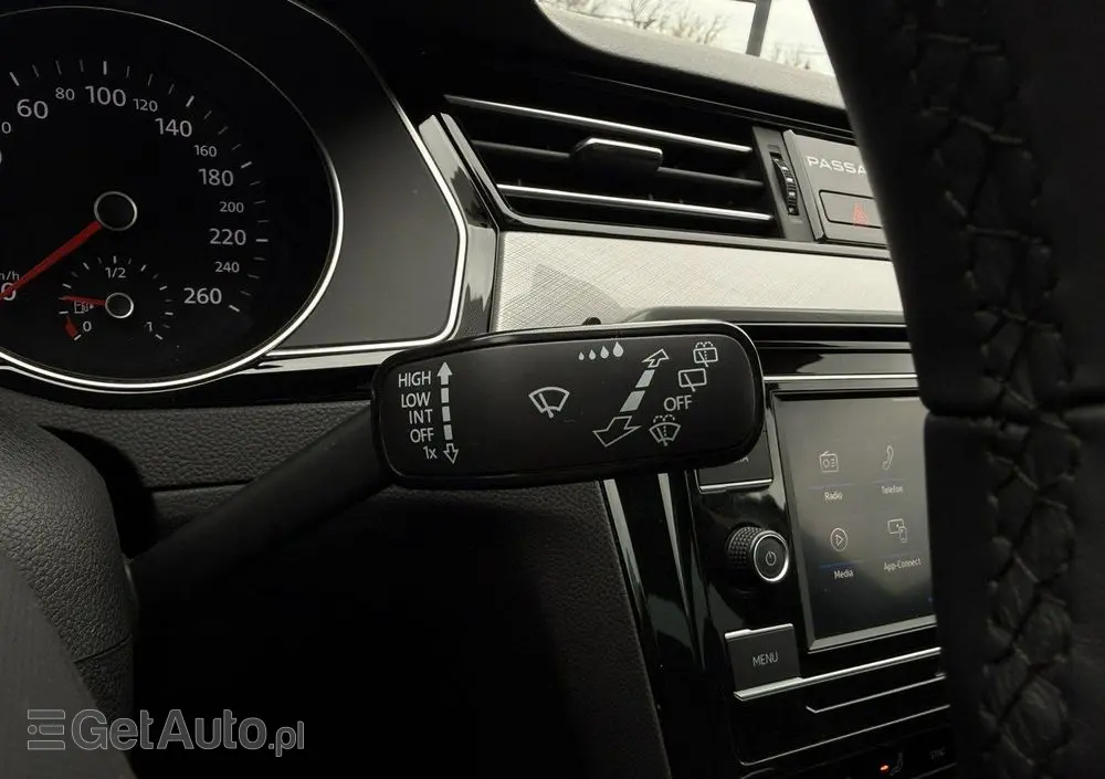 VOLKSWAGEN Passat 1.5 TSI EVO Business