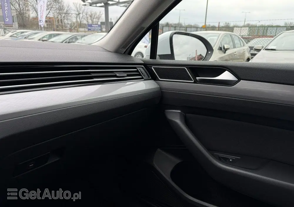 VOLKSWAGEN Passat 1.5 TSI EVO Business