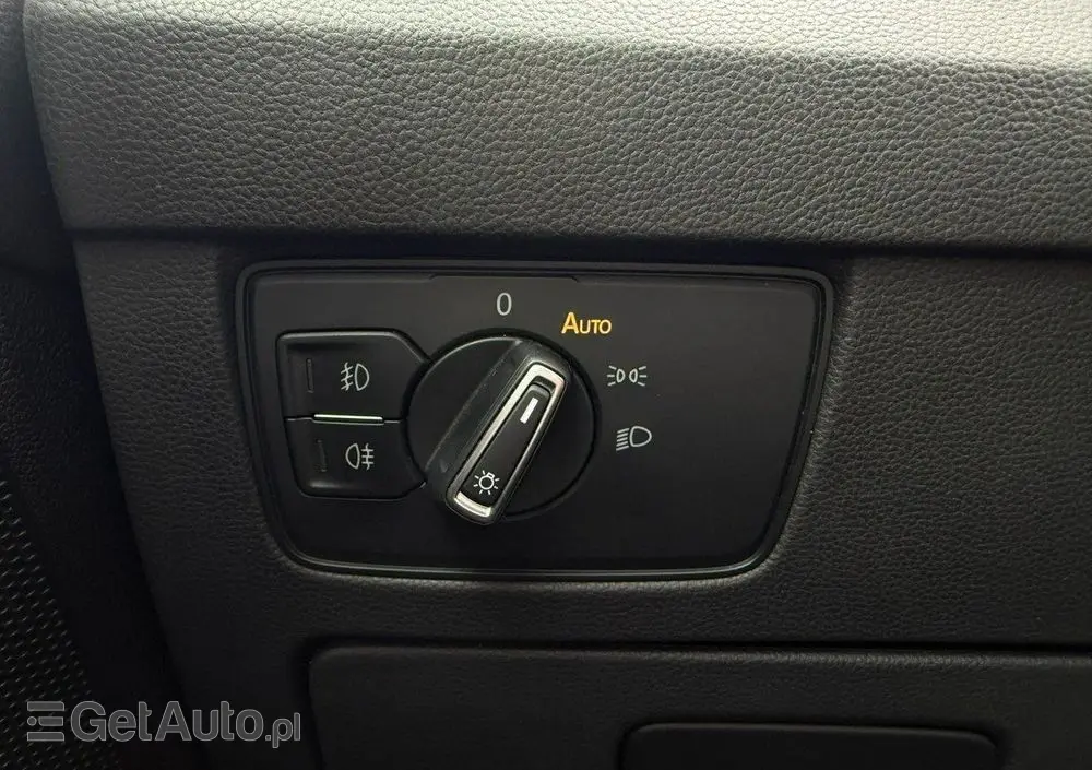 VOLKSWAGEN Passat 1.5 TSI EVO Business