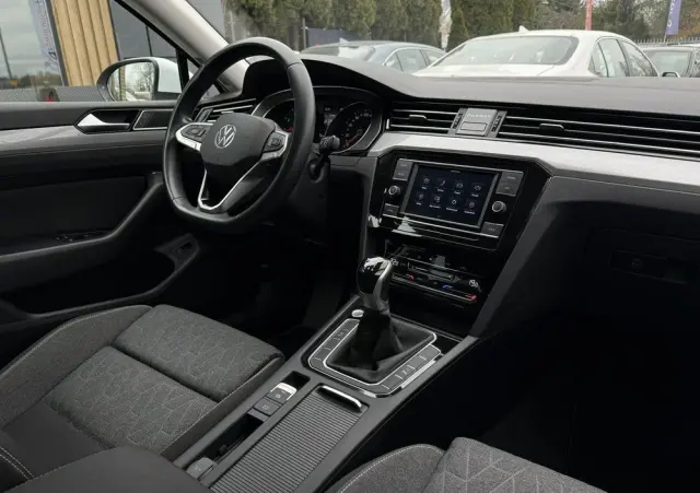 VOLKSWAGEN Passat 1.5 TSI EVO Business
