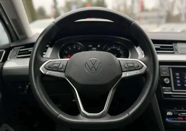 VOLKSWAGEN Passat 1.5 TSI EVO Business