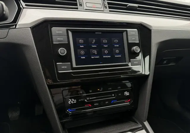 VOLKSWAGEN Passat 1.5 TSI EVO Business