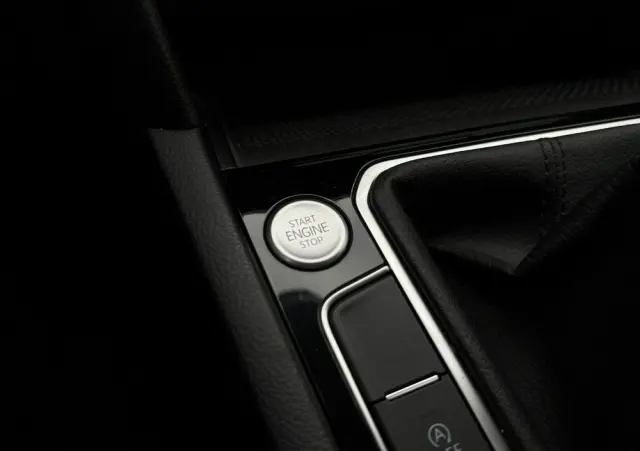 VOLKSWAGEN Passat 1.5 TSI EVO Business