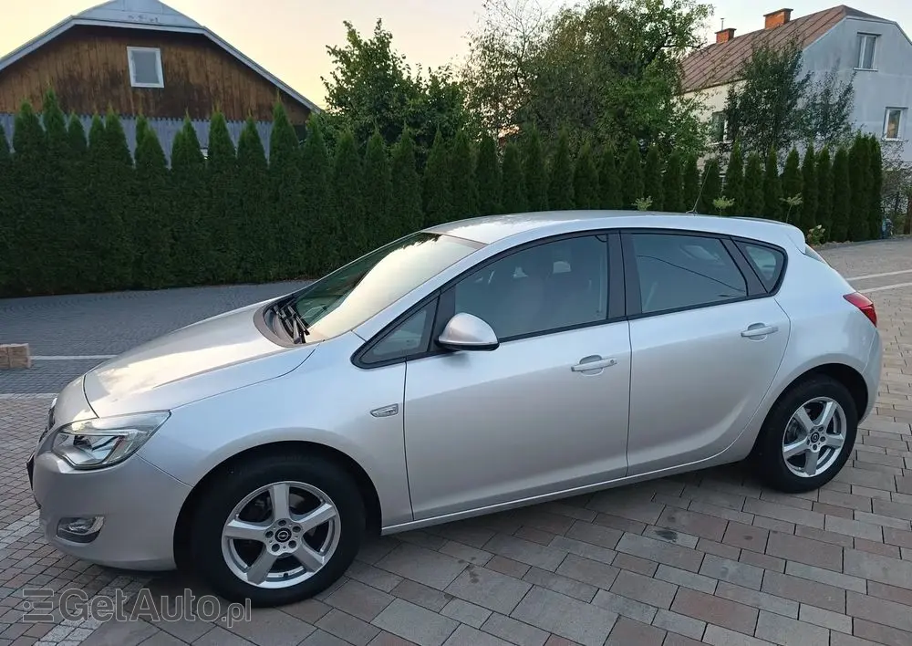 OPEL Astra 1.6 Automatik Active