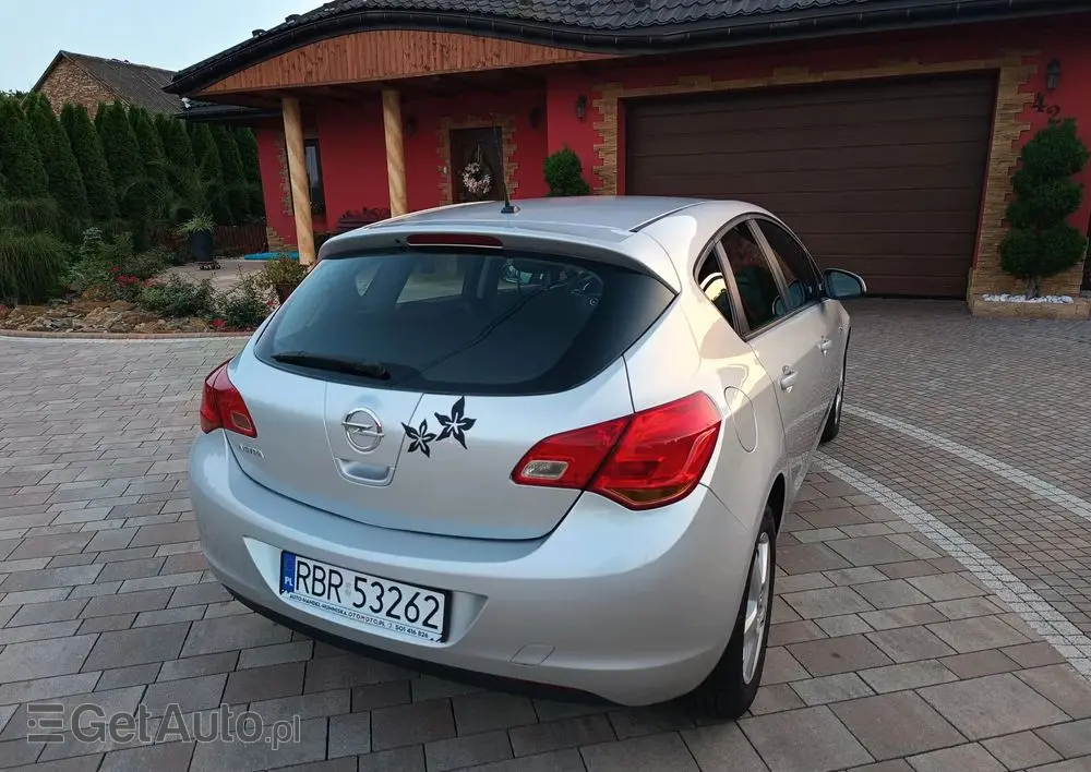 OPEL Astra 1.6 Automatik Active